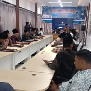 Para santri di Aceh Utara mengikuti pelatihan public speaking