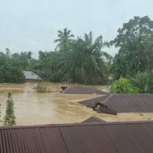 Alur Manis diterjang banjir bandang