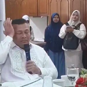 Ayahwa menangis sampaikan kondisi dampak banjir