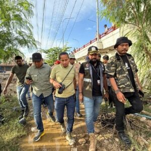 Bupati Al Farlaky salurkan beras dari Bapanas untuk warga