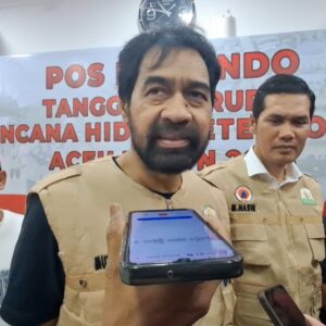 Gubernur Muzakir Manaf atau Mualem