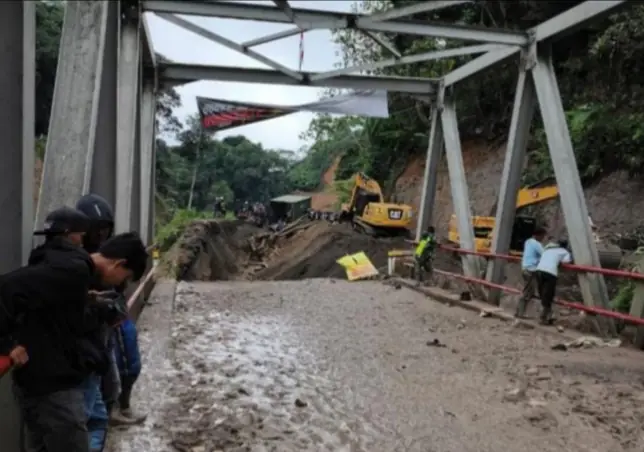 Jembatan Tenge Besi