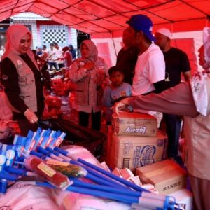 Kak Na bawa bantuan ke Posko Utama Bireuen