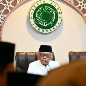 Ketua Umum MUI KH Anwar Iskandar