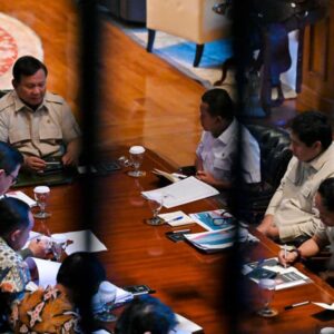 Prabowo dan sejumlah menteri di Hambalang