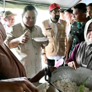 Prabowo di posko pengungsian Bireuen