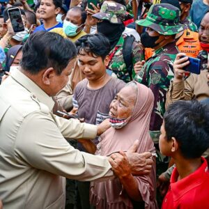 Prabowo kunjungi pengungsi banjir Aceh Tamiang