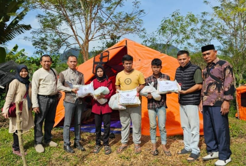 RSU Fandika Bayu Hill Group salur sembako kepada korban bencana