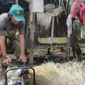 Tim USK membersihkan sumur terdampak bencana di Pidie Jaya dan Bireuen