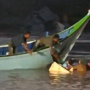 Warga boat terbalik diselamatkan boat lain