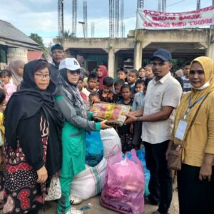 Yayasan Srikandi Lhoks bantu korban banjir Sawang
