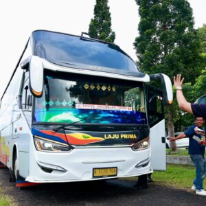 Bus angkutan umum