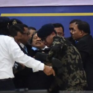 Menteri KKP pingsan saat penghormatan jenazah korban pesawat jatuh