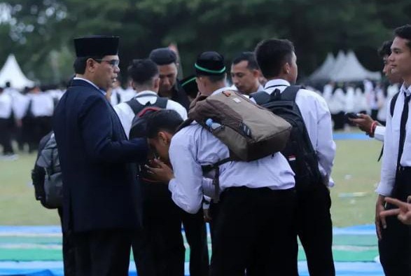 Rektor UINAR dan mahasiswa baru