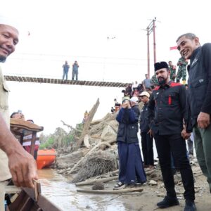 Bupati Al Farlaky