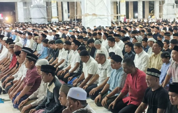 Jemaah Masjid Islamic Center Lhokseumawe1
