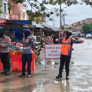 Petugas LLAJ Dishub Aceh Besar