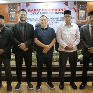 Pimpinan DPRK Lhokseumawe bersama Sayuti Husaini