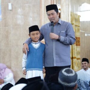 Bupati Haili bersama santri cilik