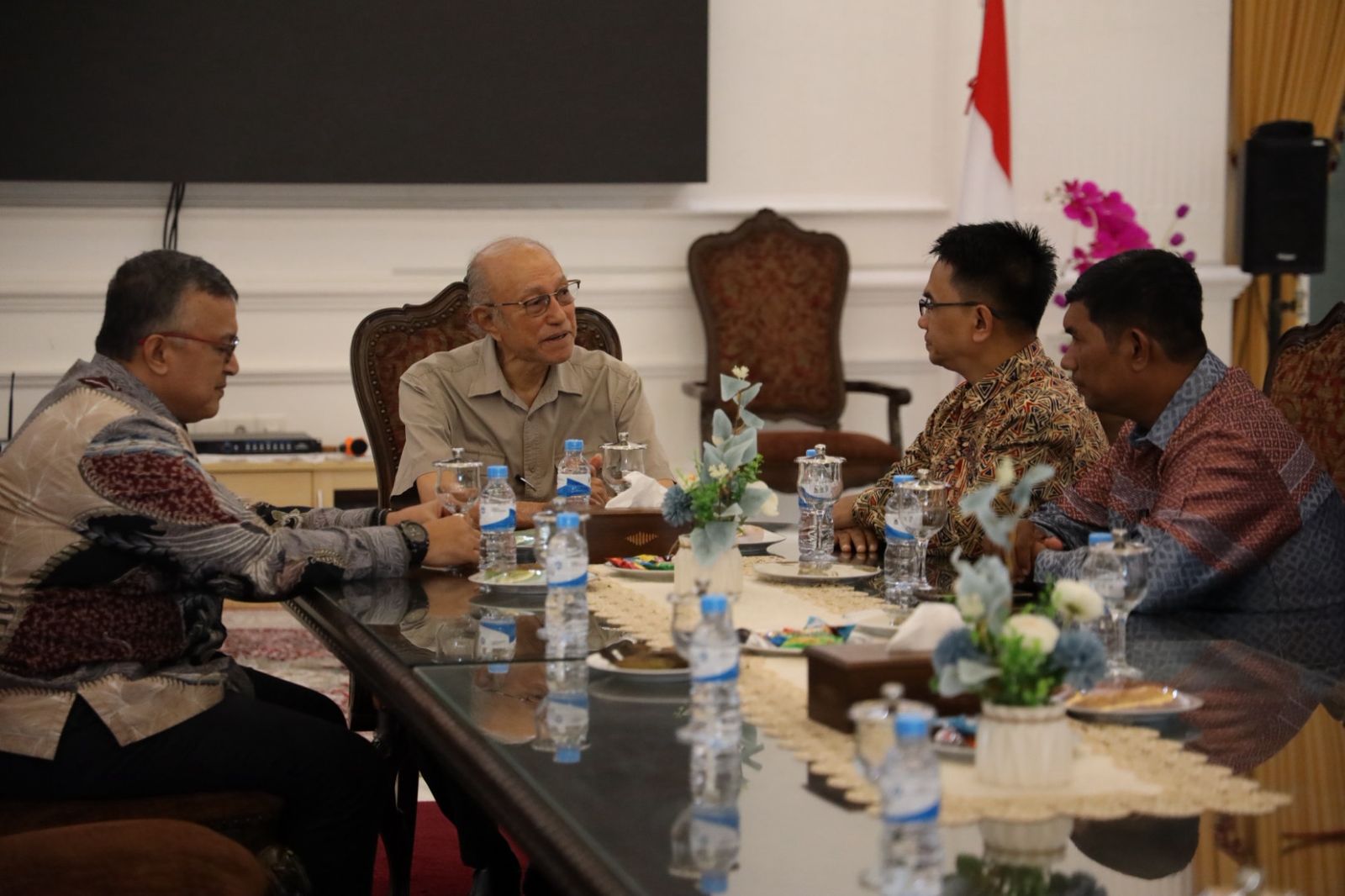 Wali Nanggroe audiensi Yayasan AMANAH Aceh