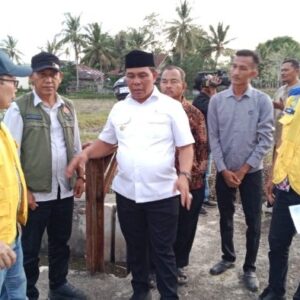 Bupati Muharram tinjau proyek normalisasi saluran pembuangan di Cot Lamee