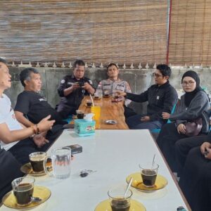 Kapolresta Banda Aceh Andi dan awak media