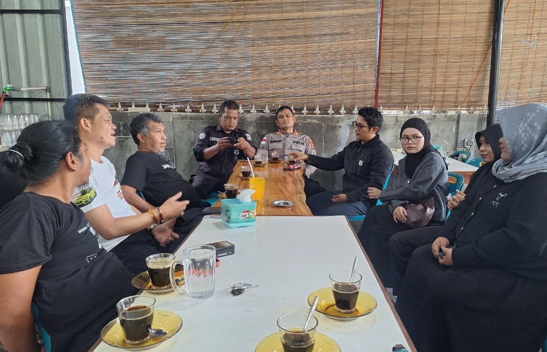 Kapolresta Banda Aceh Andi dan awak media