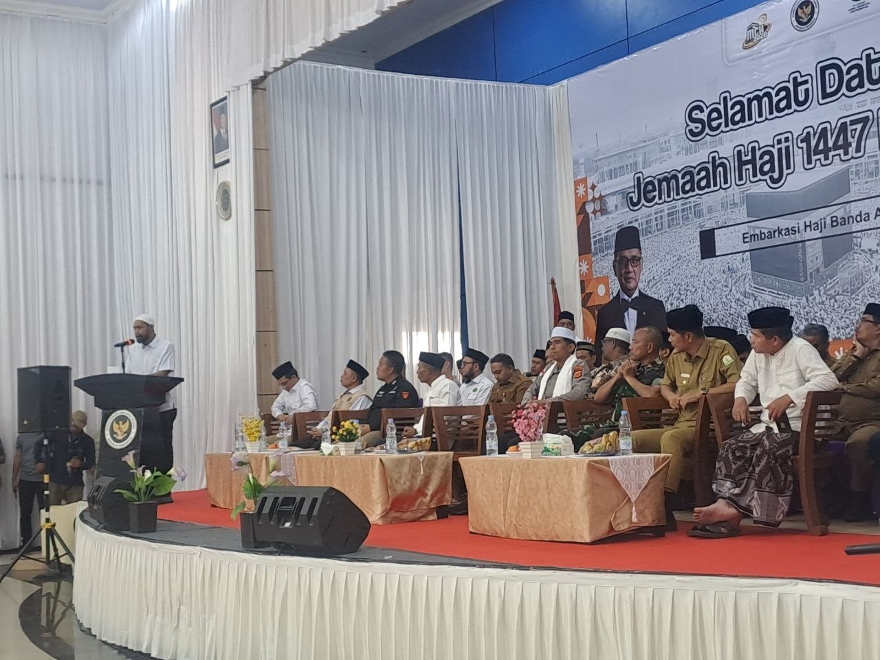 Mualem melepas jemaah haji Kloter Pertama