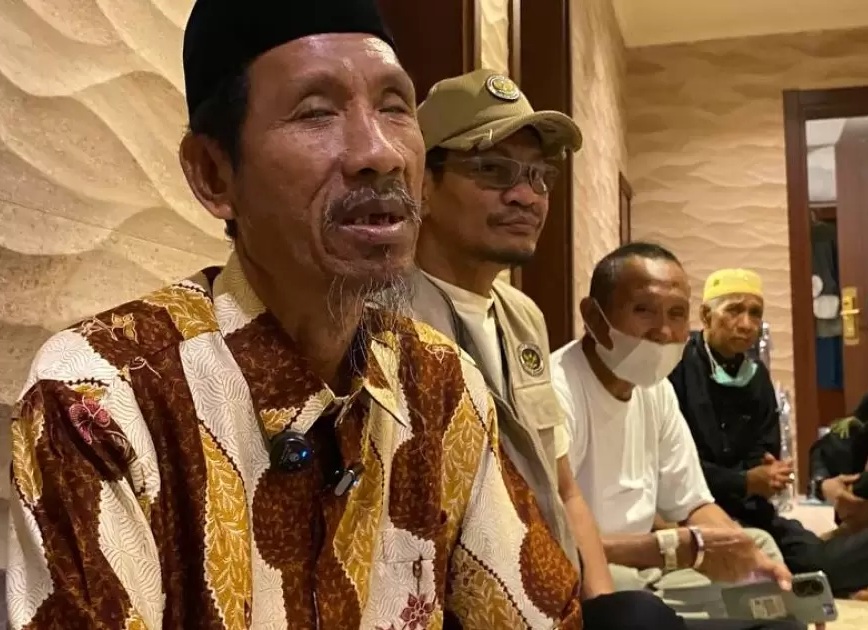 Saifuddin Baso Tang paling kiri