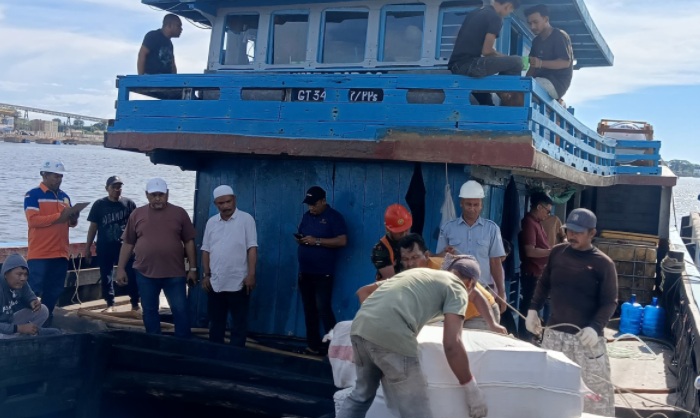 ATC muat komoditas ke KM Fajar 99 untuk ekspor1