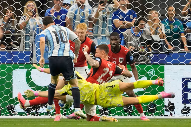 Gol kedua Messi ke gawang Austria