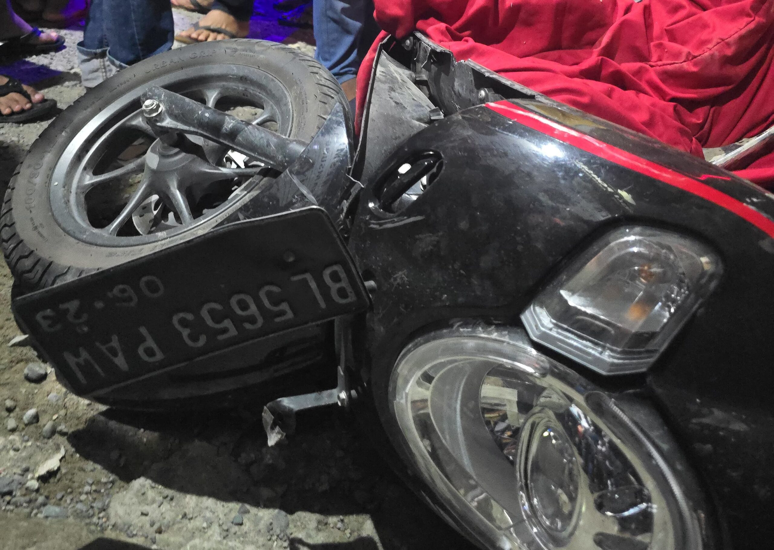 Motor Scopy rusak akibat kecelakaan di Pidie