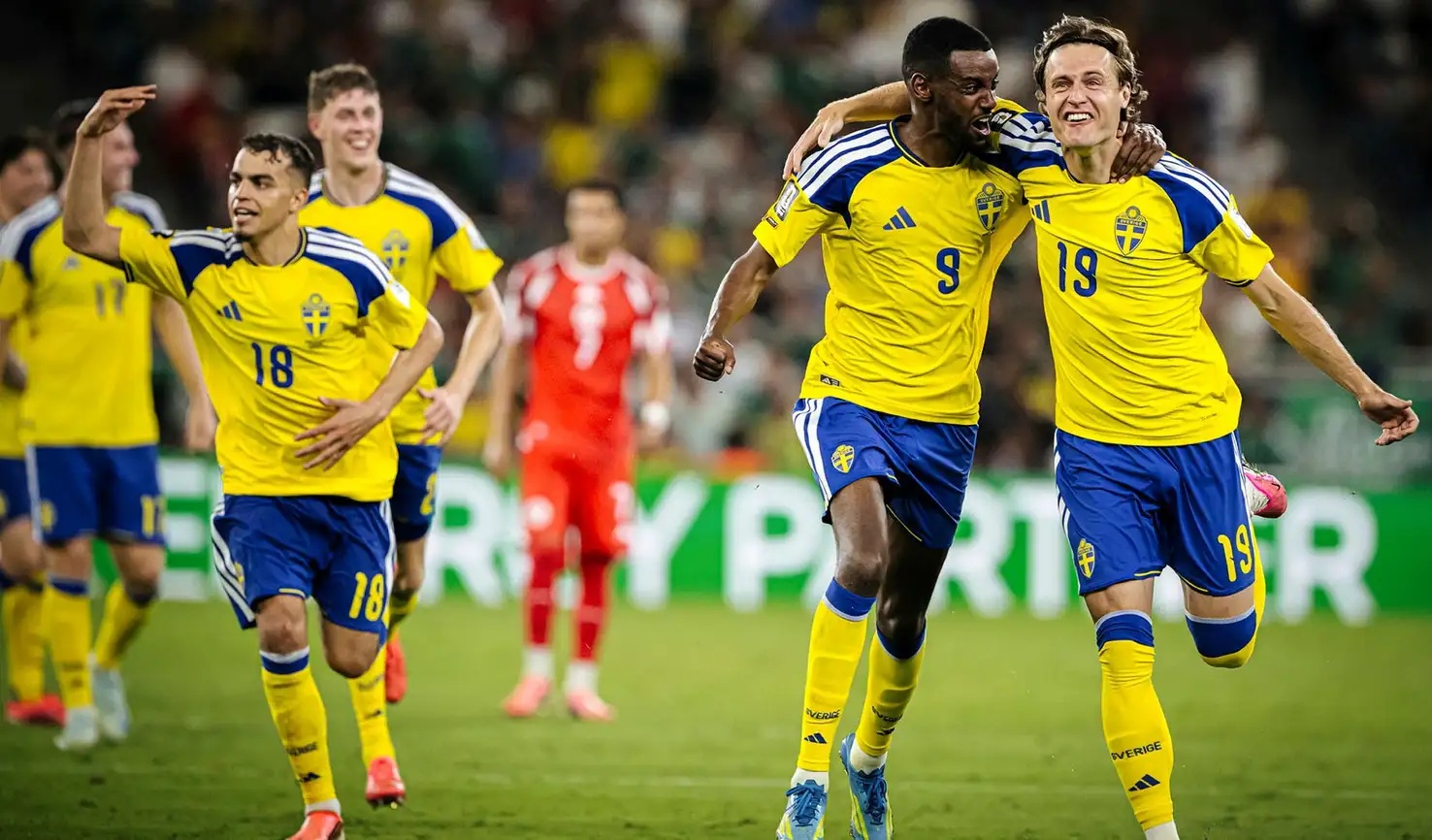 Pemain Timnas Swedia selebrasi gol