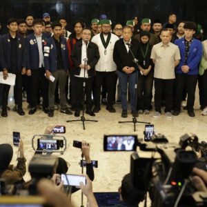 Pimpinan DPR dan perwakilan mahasiswa aksi