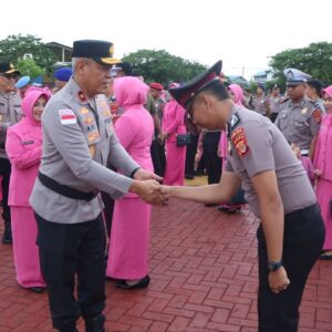 Wakapolda Aceh beri selamat kepada personel pangkat
