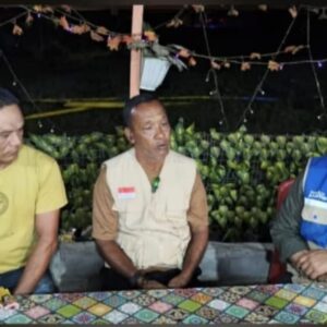 Anies Baswedan bersama warga Tajuk Enang=Enang