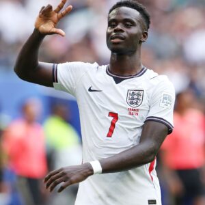 Bintang Inggris Saka rayakan gol ke gawang Prancis