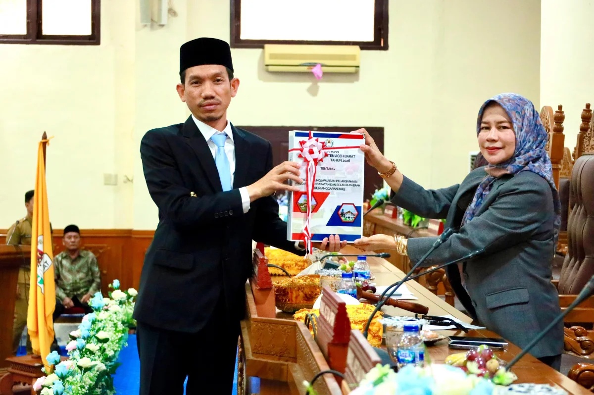 Bupati Tarmizi serahkan Raqan Pertanggungjawaban APBK 2025