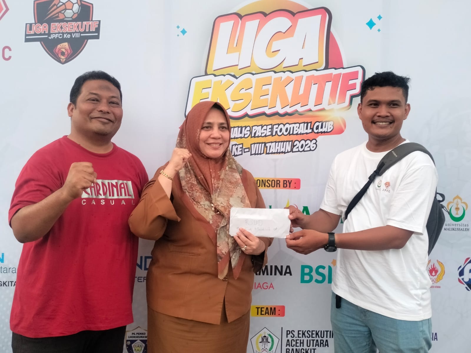 Direktur RSUCM serahkan kelengkapan adminsitarsi Liga JPFC