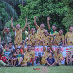 KJE FC Juara Turnamen Sepak Bola Trofeo U40 Silaturahmi Aceh Utara