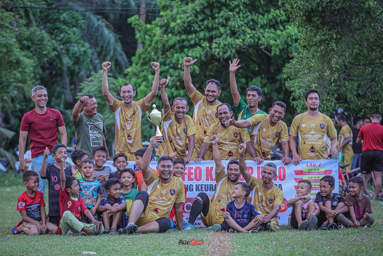KJE FC Juara Turnamen Sepak Bola Trofeo U40 Silaturahmi Aceh Utara