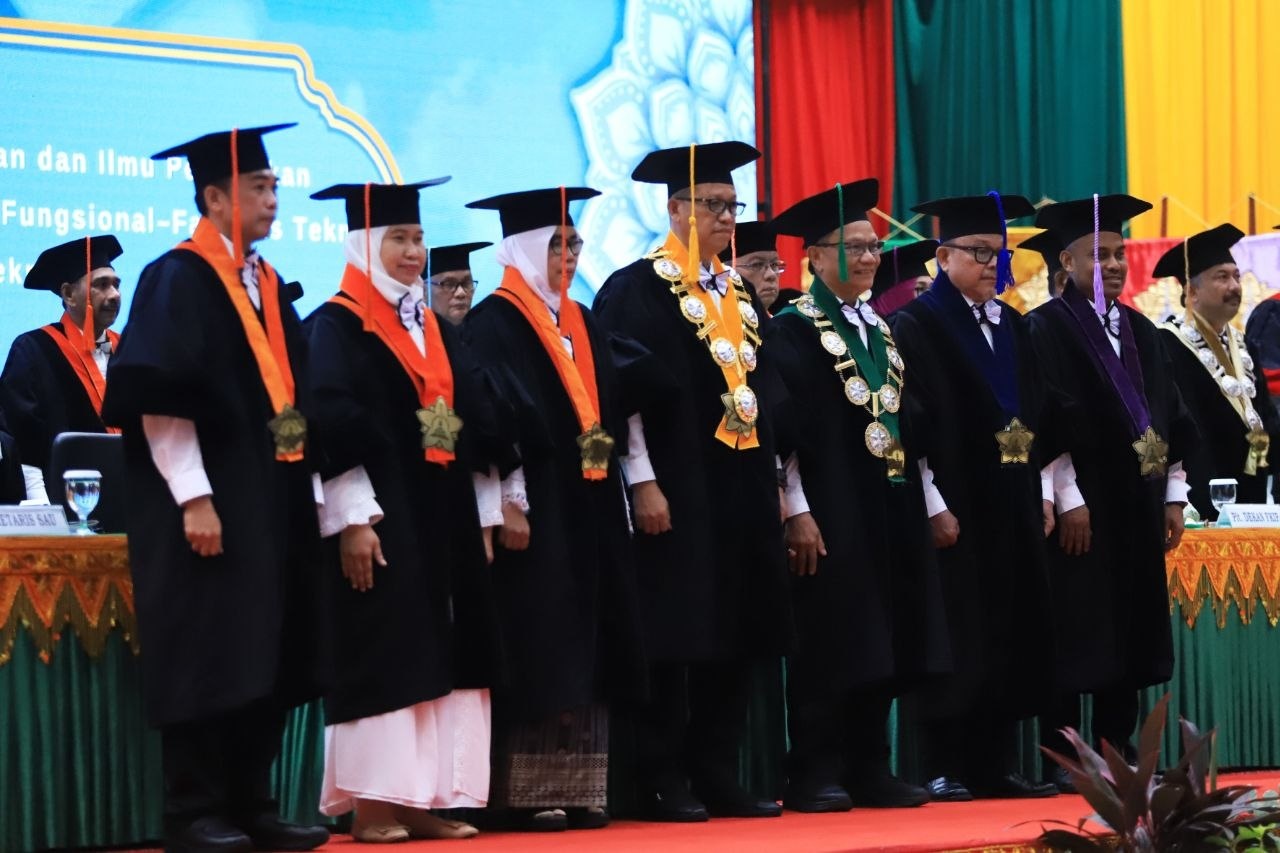 Pengukuhan lima guru besar baru USK