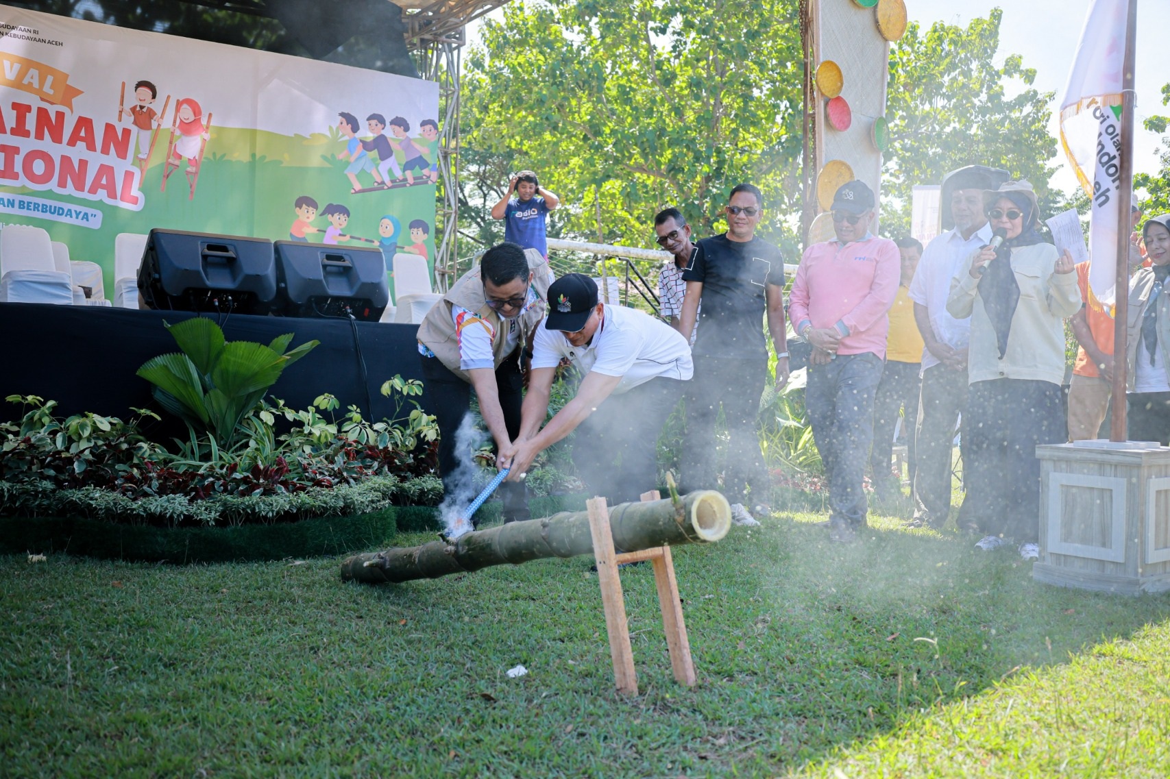 Permainan tradisional tet bude trieng