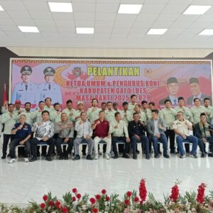 Pon Yaya dan pengurus KONI Gayo Lues