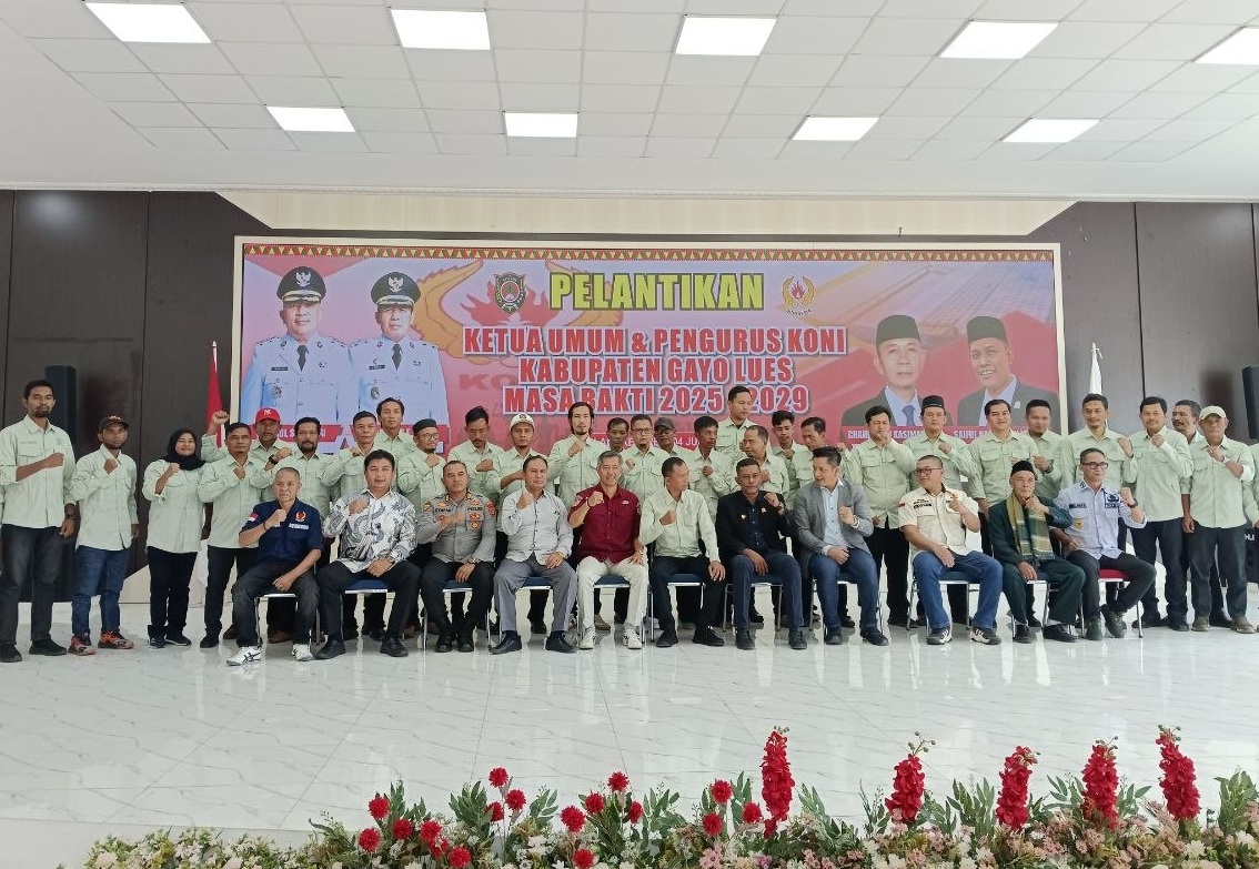 Pon Yaya dan pengurus KONI Gayo Lues