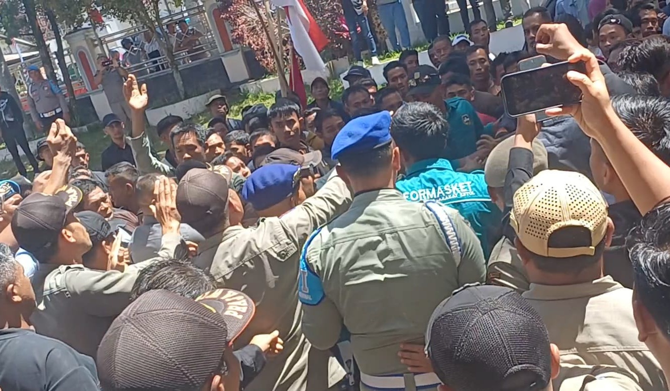 Aksi Formasket di DPRK Aceh Tengah