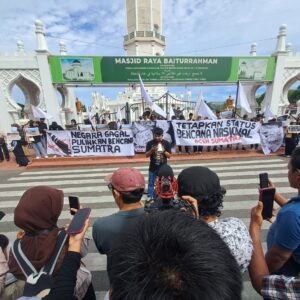 Aksi masyarakat sipil di masjid raya aceh desak bencana nasional