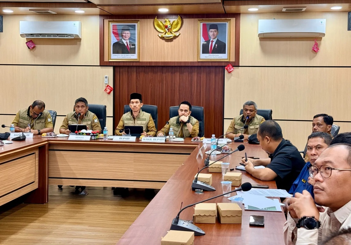 Bupati Tarmizi rapat evaluasi PAD Aceh Barat
