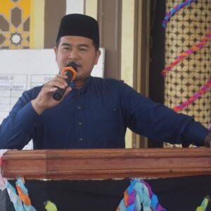Direktur Pesantren Modern Misbahul Ulum Ustaz Martunis sambutan Maulid