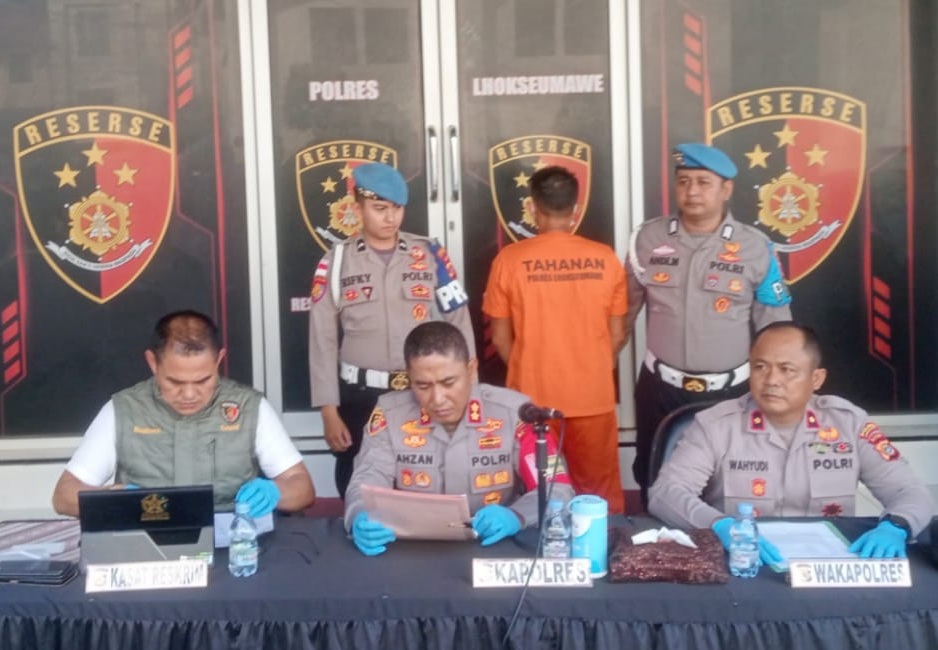Kapolres Ahzan konferensi pers kasus kekerasan seksual terhadap anak kandung